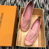 Side profile view of Louis Vuitton luxury piece style No.023