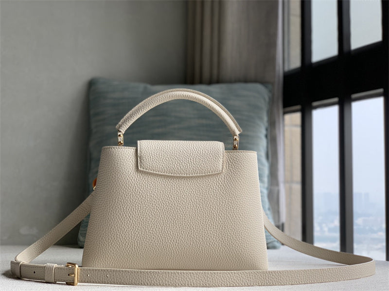  structured bag interior and compartment view 15