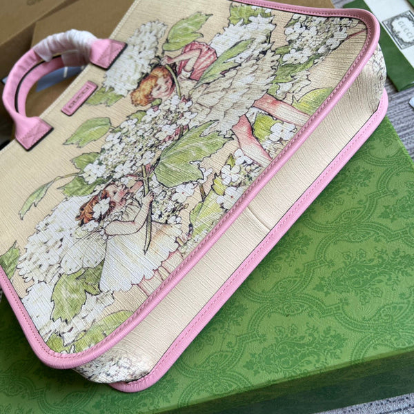 Close-up detail of balanced bag design