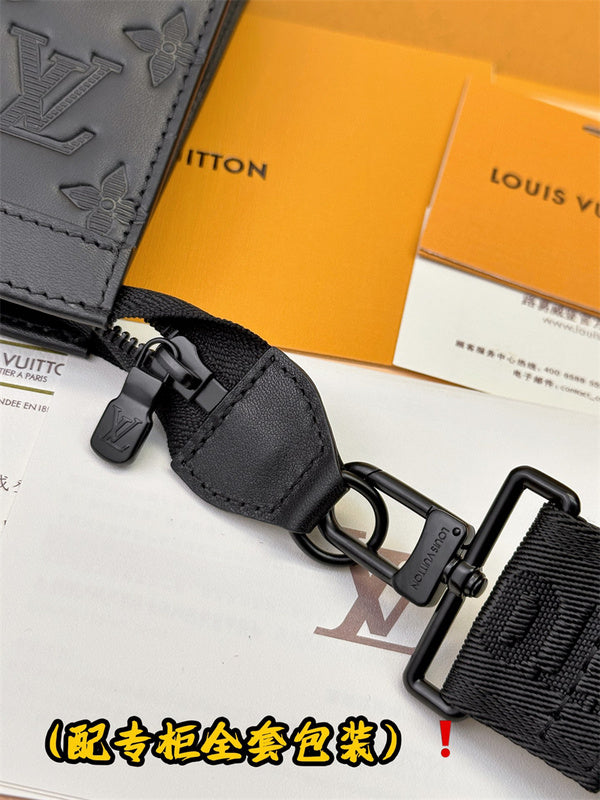  crossbody bag interior and compartment view 9