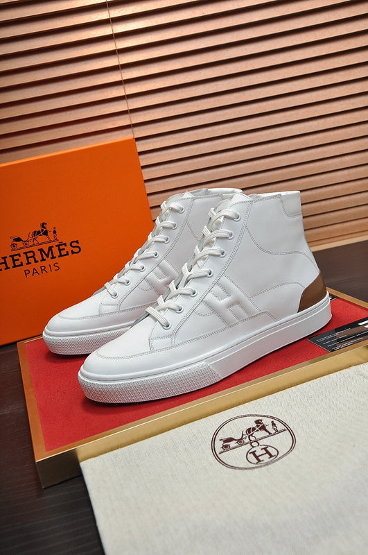 Hermès White Pointed-Toe Flats - Side Profile View