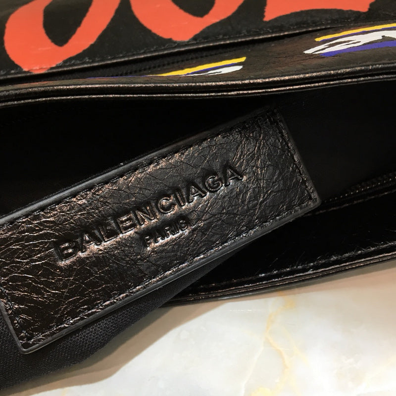 Polished Premium PU Leather Handbag - Statement Silhouette | Women's Designer-Inspired Purse #1032 - close-up detail shot (image 3) of designer-inspired handbag