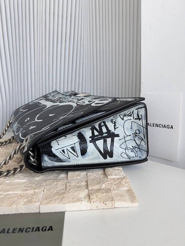 Zivas Charm Streamlined Design Fashion Handbag (Thoughtfully Structured Design) – Full Silhouette