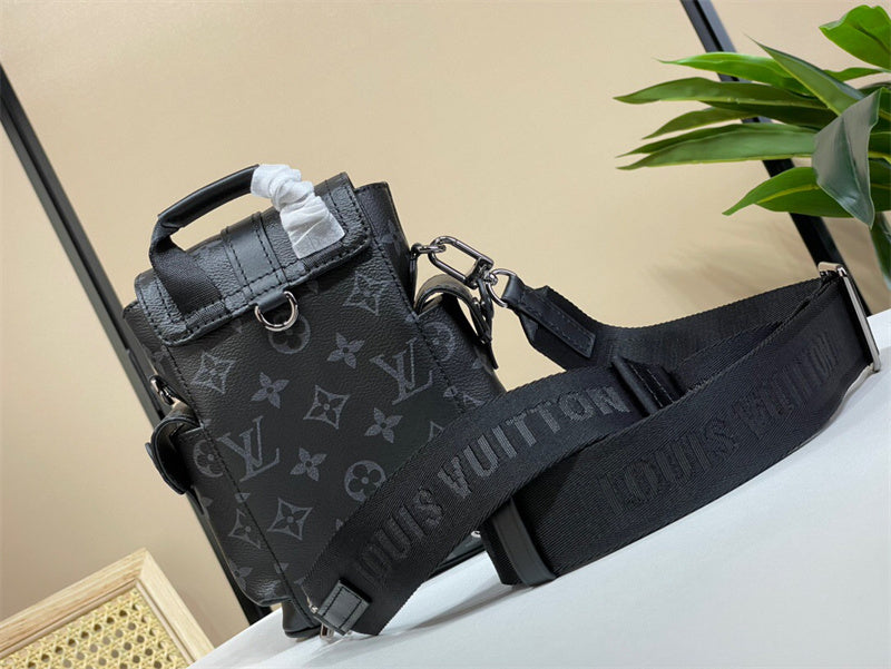  top-handle bag close-up of hardware and finish