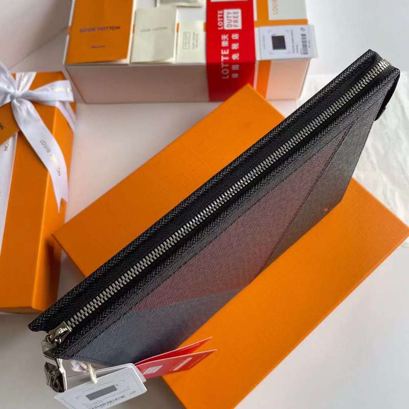 Handle and strap detail of polished premium women's handbag – women's premium purse