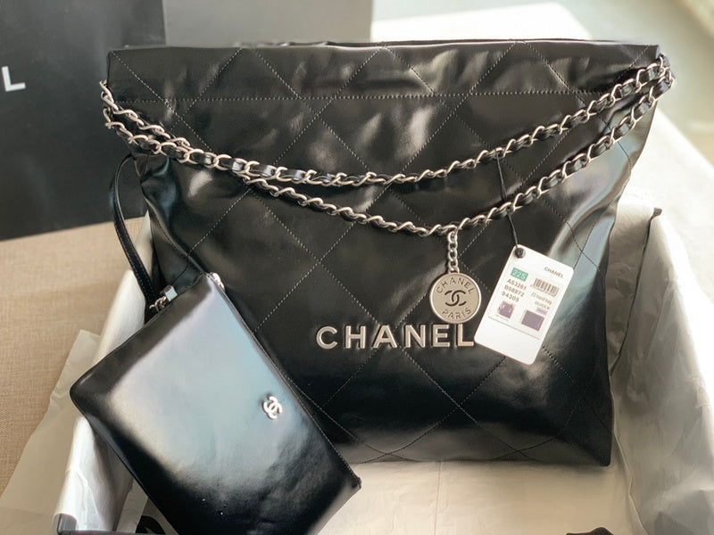  spacious purse view 10