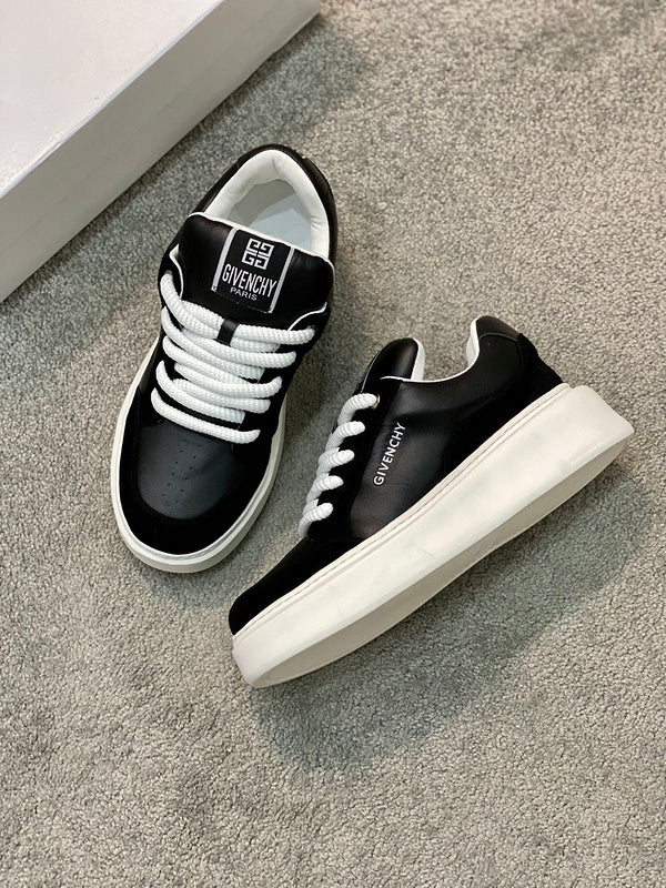 Givenchy shoes Style 179 - logo and branding close-up
