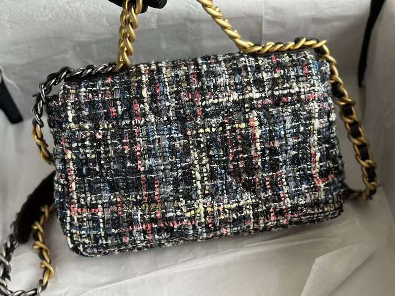 Zivas Charm Modern Edge Everyday Handbag (Structured Everyday Essential) – Interior View