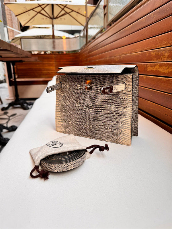 Streamlined handbag styled for everyday wear