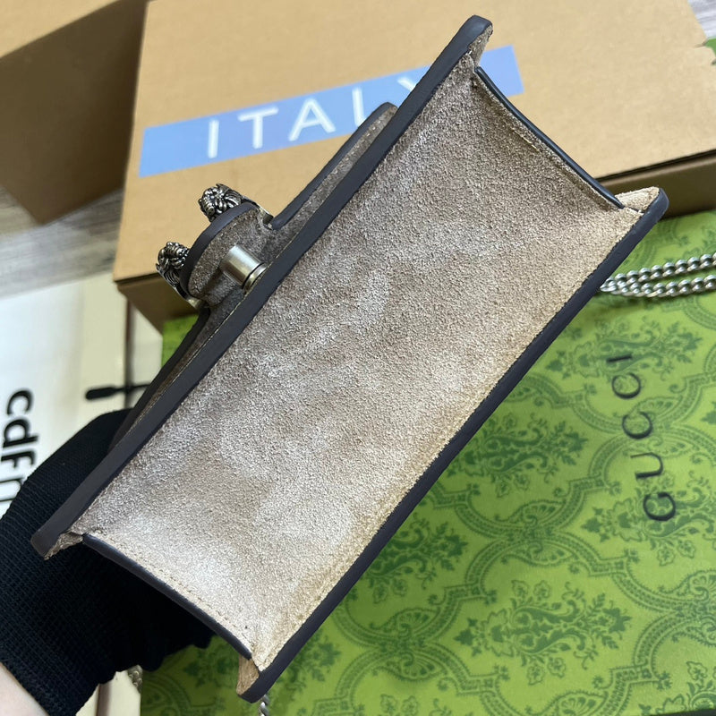 Side profile of modern chic women's handbag – women's luxury accessory