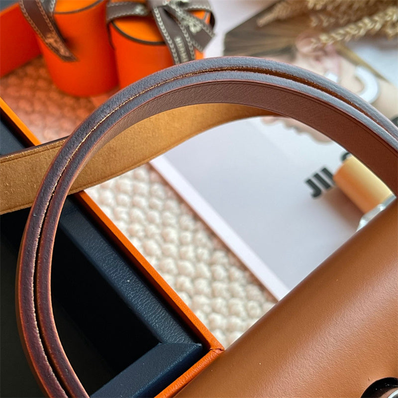 Interior view of sculpted premium bag