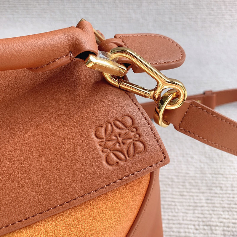 Ziva's Charm handbag – back view (24cm*15cm*12cm)