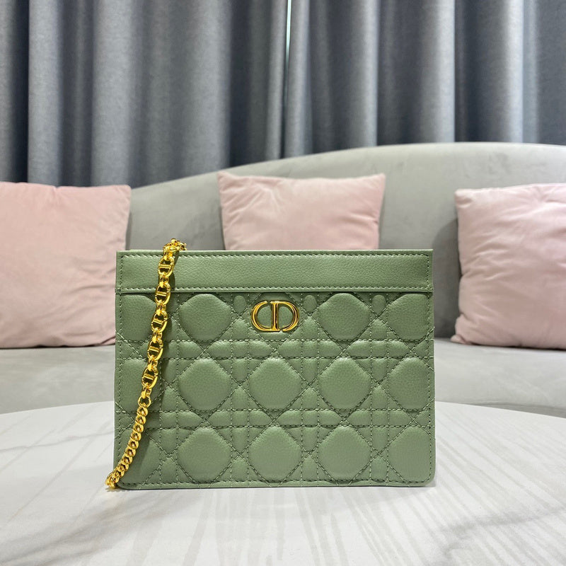 Side profile of modern sleek women's handbag – women's designer-style accessory