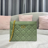 Side profile of modern sleek women's handbag – women's designer-style accessory