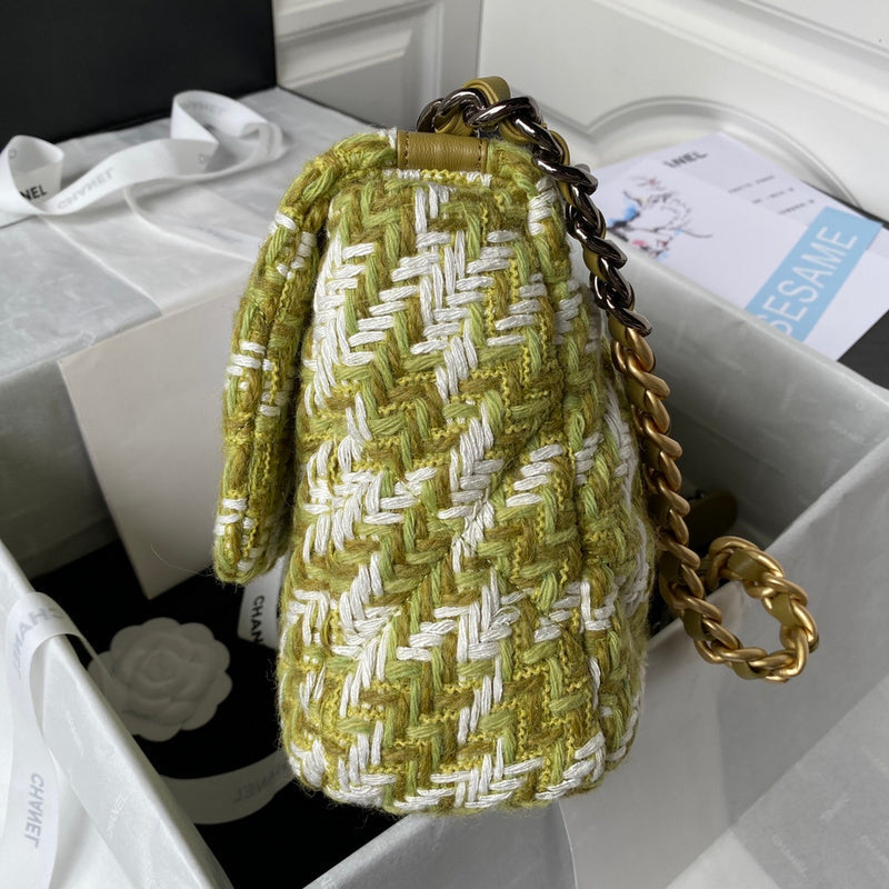 Zivas Charm Modern Edge Designer Handbag (Structured Everyday Essential) – Close-Up Detail