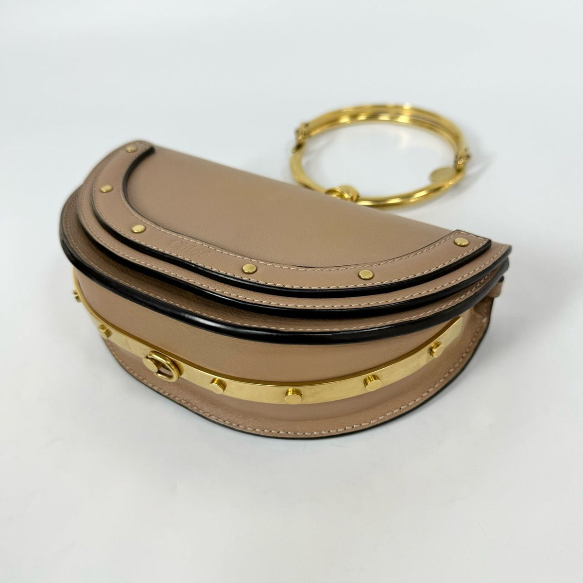 Aureventoria2 elegant leather Handbag close-up detail