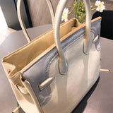  Elegant shoulder bag carried on shoulder 10