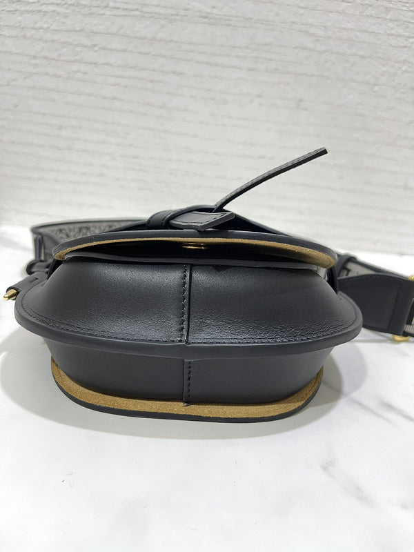 Ziva's Charm handbag – back view (15cm*12.5cm*9.5cm)