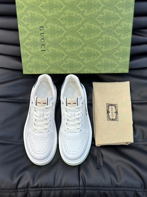 Side profile of Gucci soft grey sneakers chunky sole construction