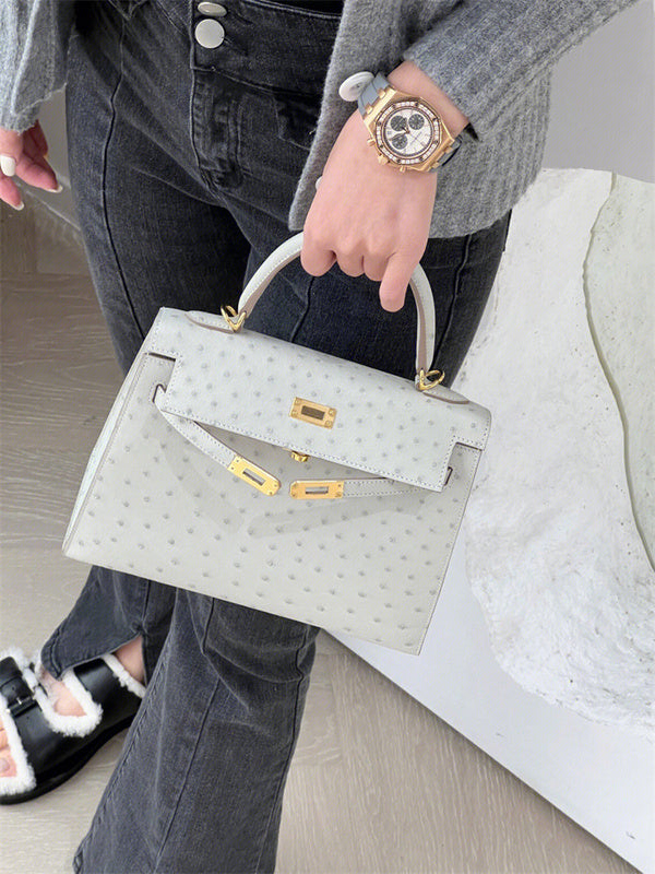  carryall bag close-up of hardware and finish 11