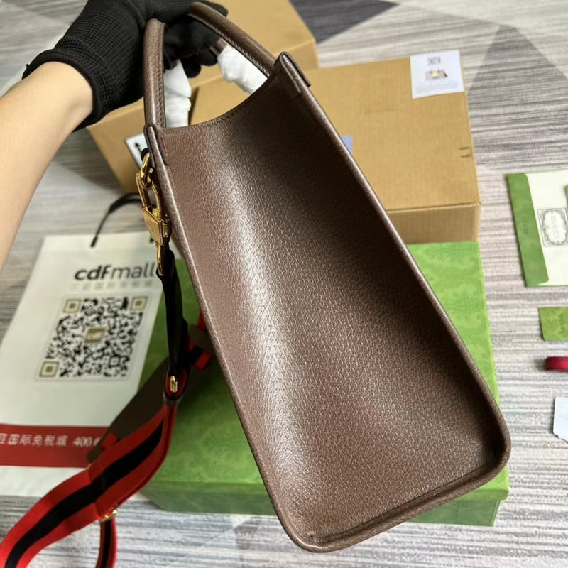 Interior view of premium classic women's handbag – women's everyday handbag