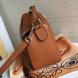 Ziva's Charm handbag – detail view (24cm*14cm*12cm)