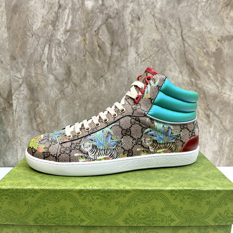 Gucci neutral cream luxury sneakers view 10 minimalist modern build
