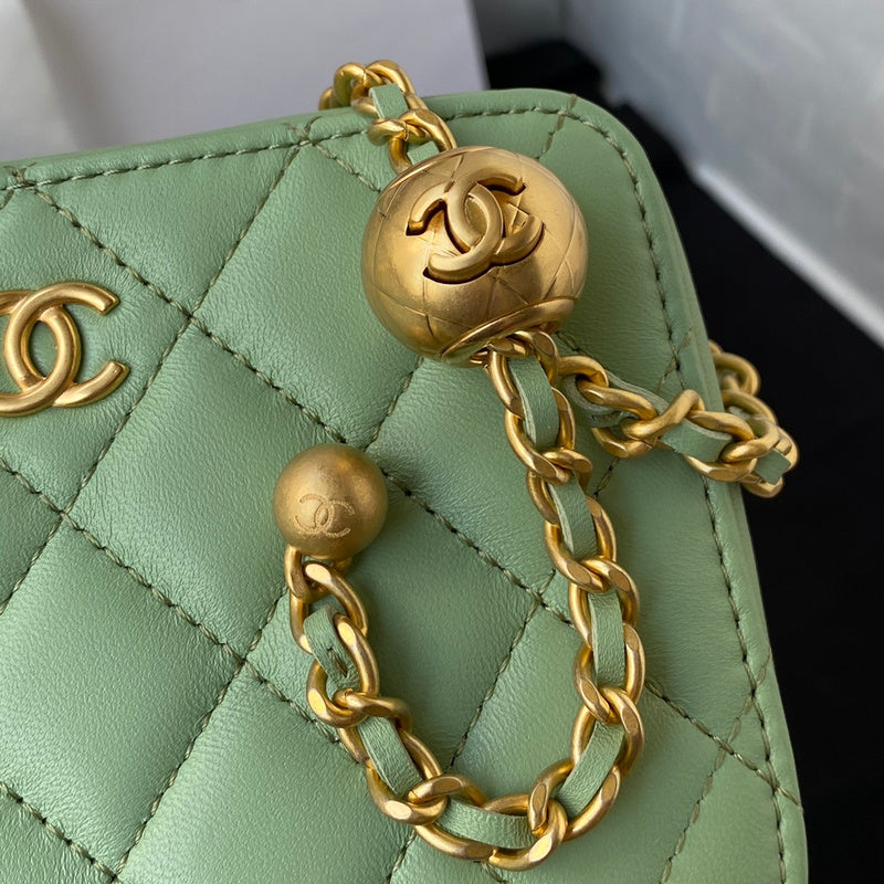  handbag, compact everyday style, image 3
