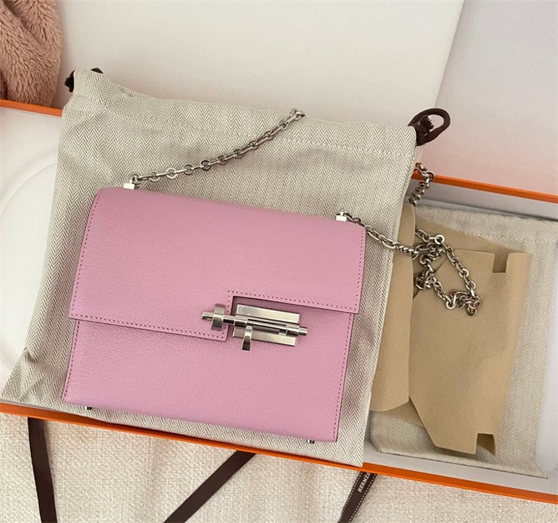  everyday bag interior and compartment view 21