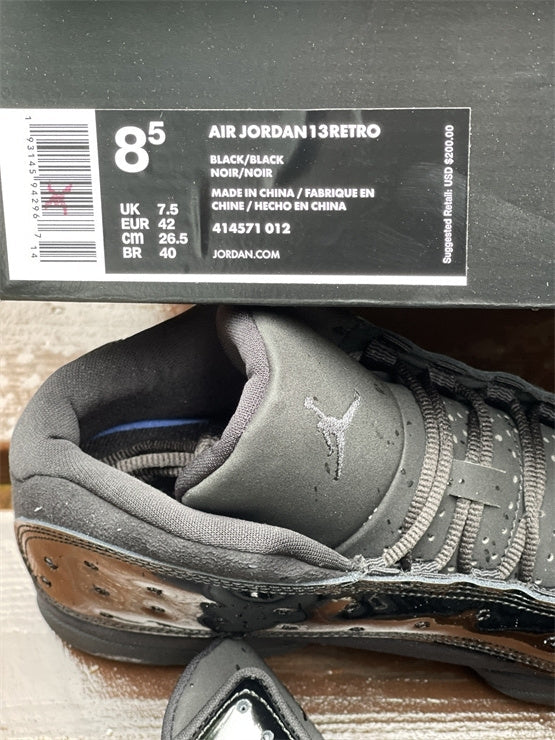 Nike Men's & Women's Designer Lifestyle Shoes — Style 236 hardware detail