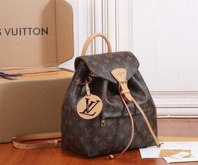  Sleek shoulder bag carried on shoulder