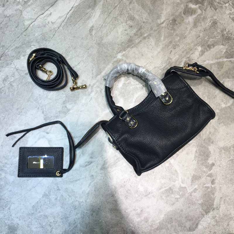 Contemporary Premium PU Leather Handbag - Everyday Elegance | Women's Fashion Handbag #701 - close-up detail shot (image 3) of designer-inspired handbag