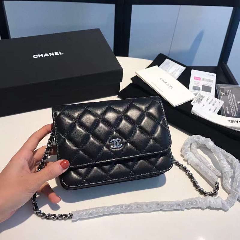 Zivas Charm Understated Luxury Luxury Handbag (Premium Everyday Carry) – Detail View