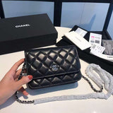Zivas Charm Understated Luxury Luxury Handbag (Premium Everyday Carry) – Detail View