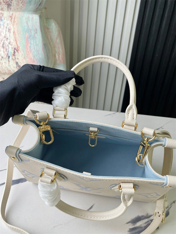  everyday bag interior and compartment view 9