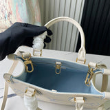  everyday bag interior and compartment view 9