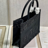 Close-up detail of everyday-luxe signature women's handbag – women's premium purse