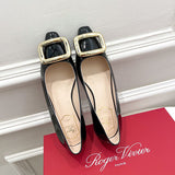 Styling view of Roger Vivier luxury piece style No.051