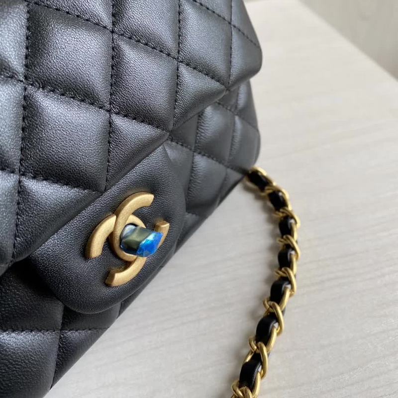  mid purse view 8