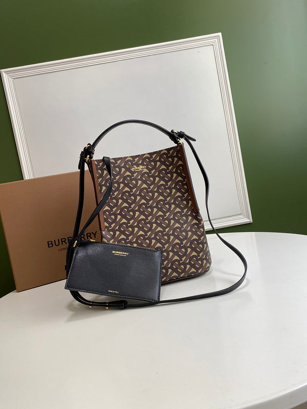 Ziva's Charm handbag – front view (one versatile size)