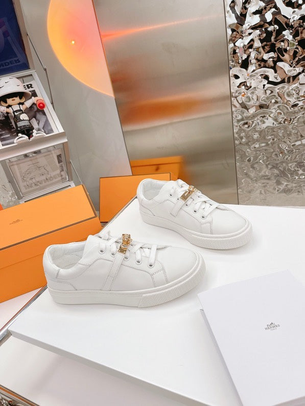Hermes shoes Style 360 - sole and craftsmanship detail