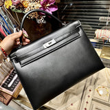  Refined shoulder bag carried on shoulder 10