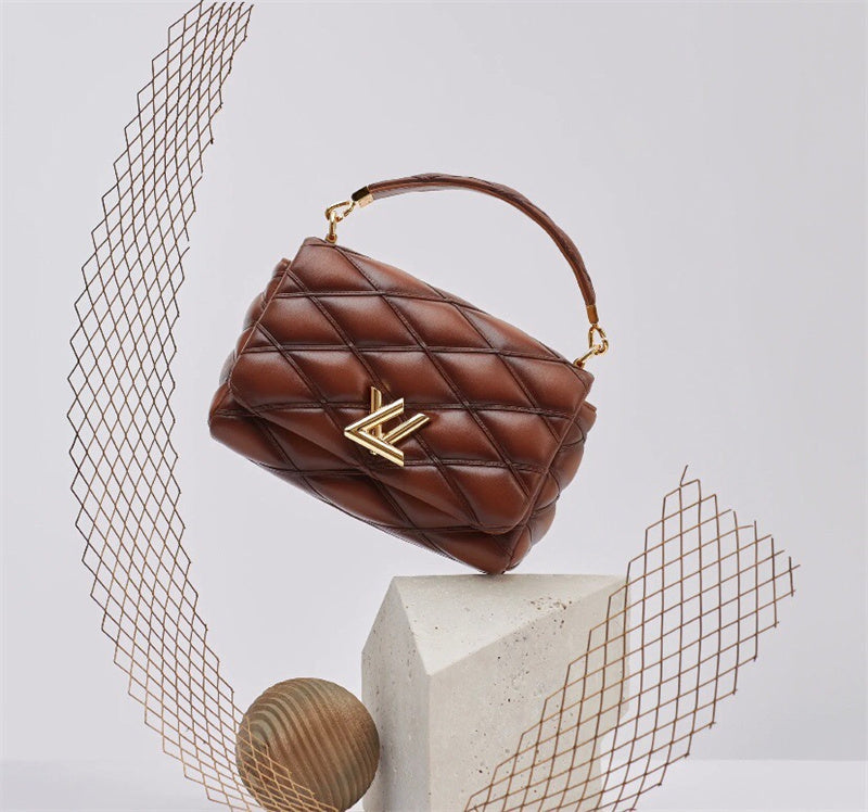 Polished carryall bag front view 25