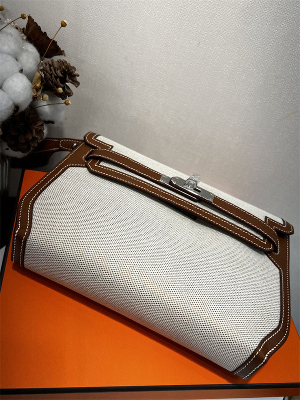 essential tote bag styled with outfit