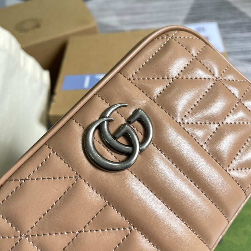 Handle and strap detail of classic modern women's handbag – women's statement bag