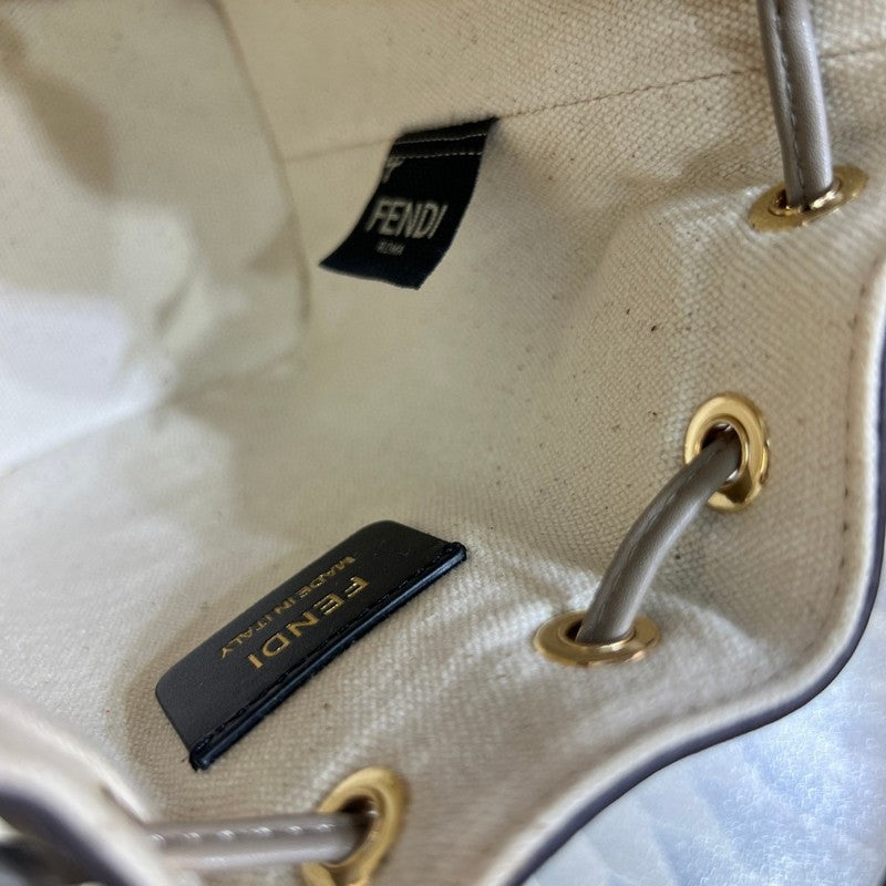 Ziva's Charm handbag – interior view (12cm*18cm*10cm)