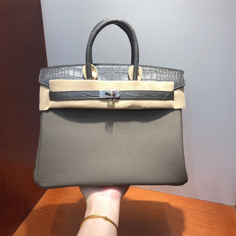  Classic handbag front view 13
