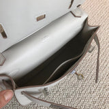  smart carryall bag styled with outfit 18