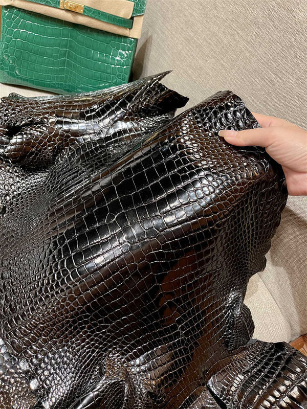  Clean-Lined carryall bag carried on shoulder