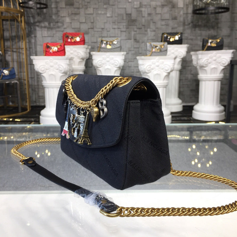 Effortless Premium PU Leather Handbag - Signature Hardware Accents | Women's Luxury Handbag #831 - close-up detail shot (image 3) of designer-inspired handbag